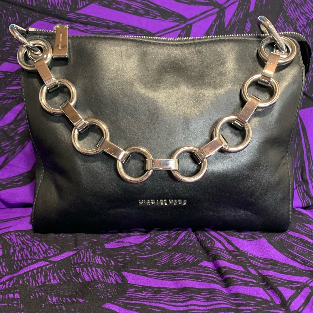 Michael Kors: Black leather purse